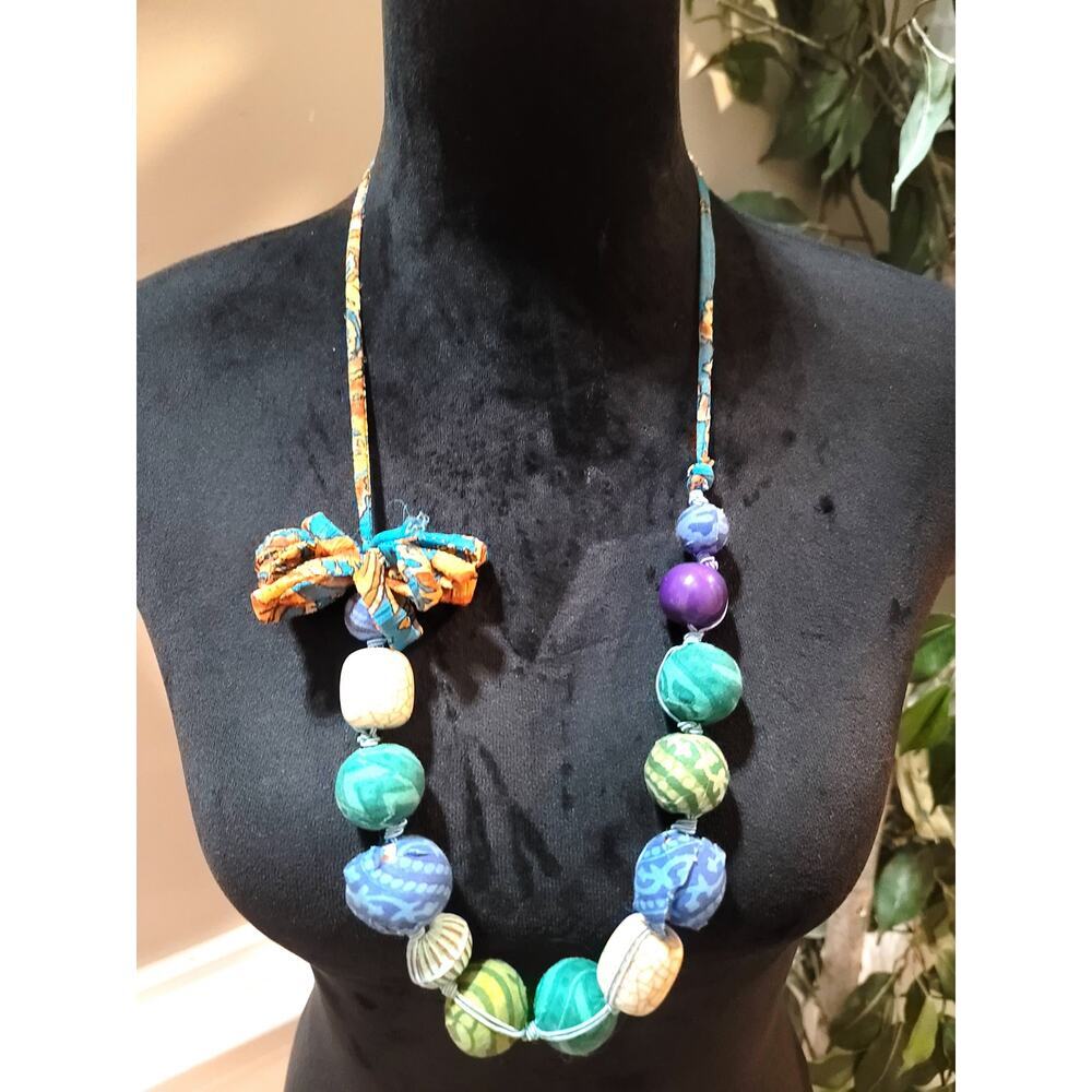 Women's Multicolor Beaded Necklace with Fabric Tie‎ Closure and Unique Design - Picture 2 of 6